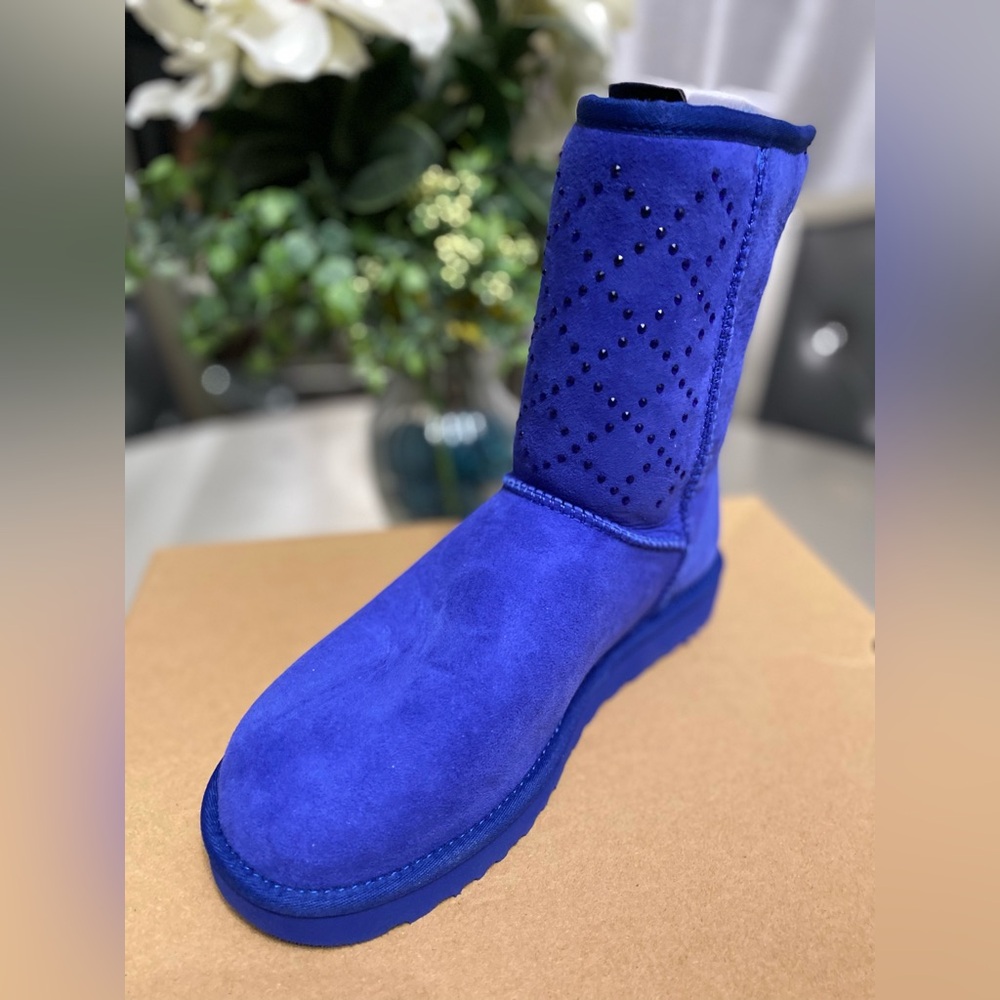 BRAND NEW blue rhinestone UGG boots💎💙